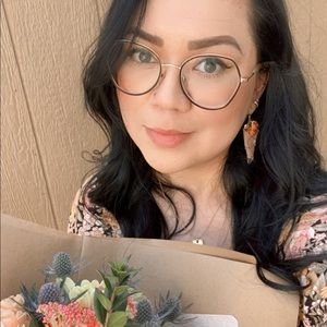 Meet your Posher, Raquel